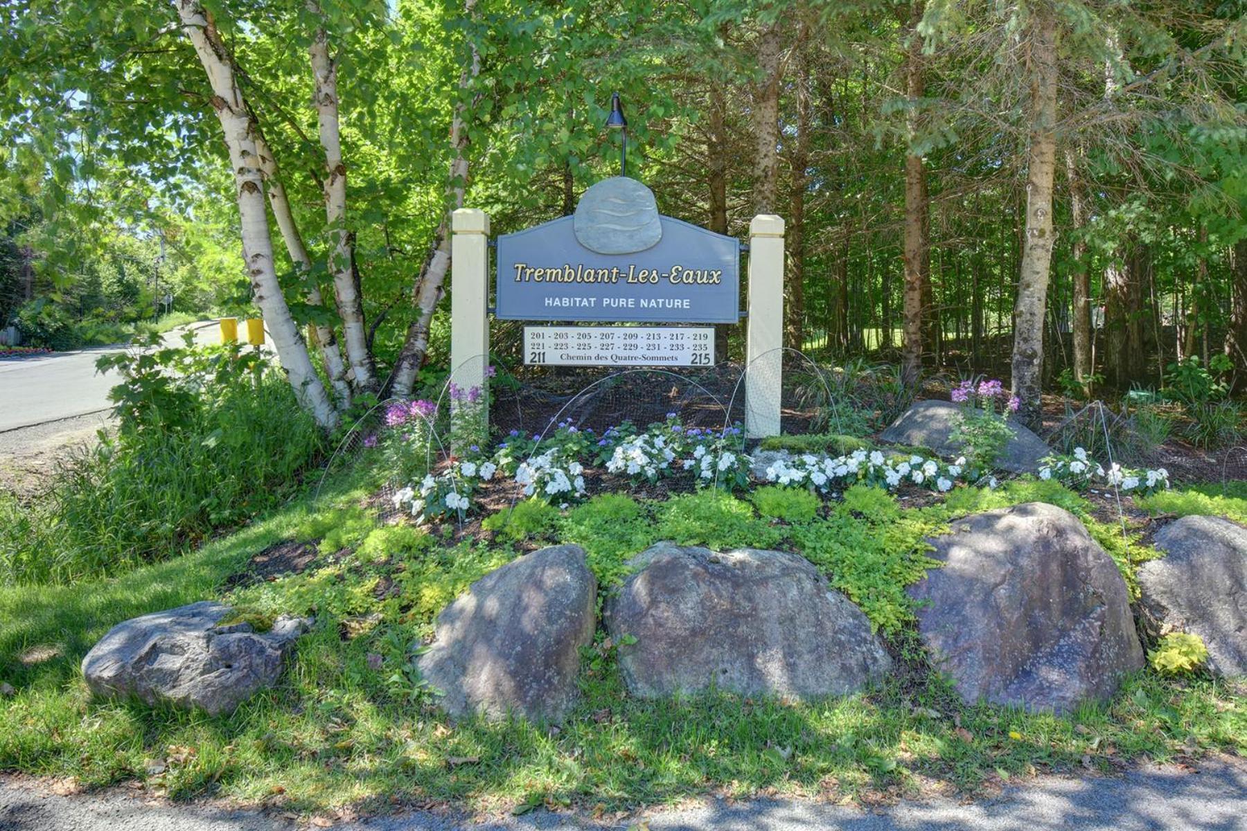 Апартаменти Tremblant Prestige - Les Eaux 207-2 Мон-Трамблан Екстер'єр фото